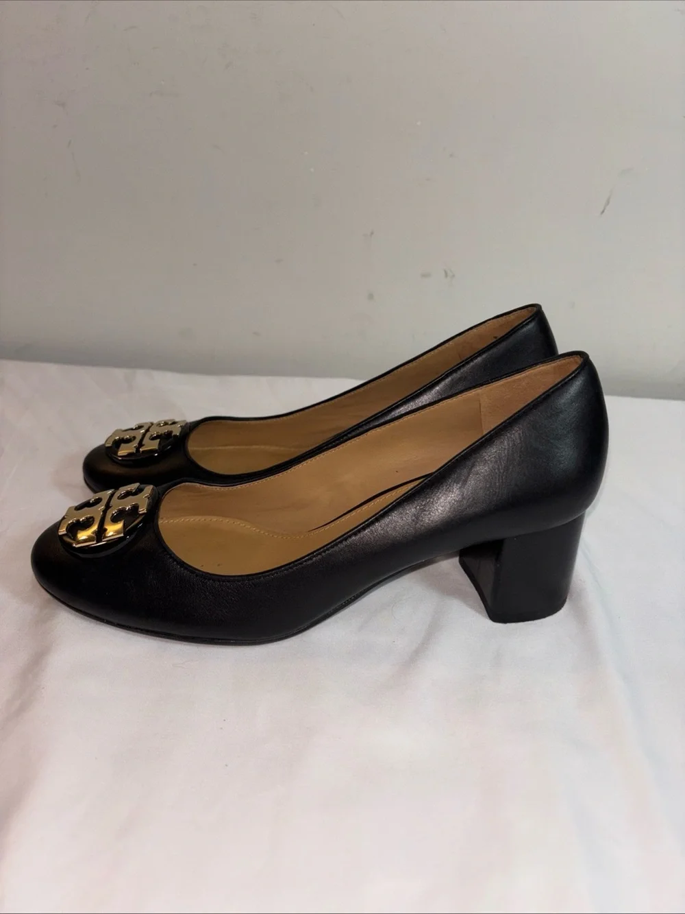 Tory Burch Black Leather Logo Round-Toe with heel  with Gold Emblem